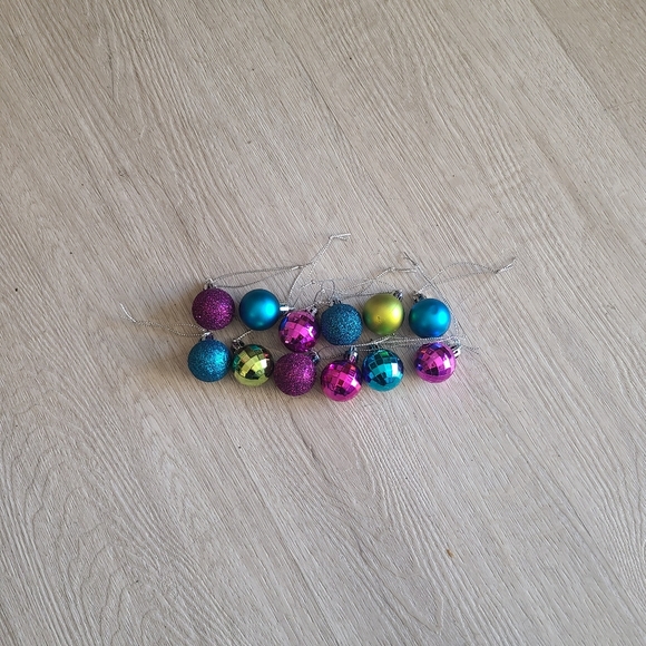 Set of 12 mini ornaments - Picture 5 of 5